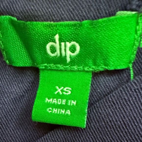 dip Women’s Size XS Navy Blue Cropped Jumpsuit Chic and Perfect Any Occasion - Picture 3 of 4